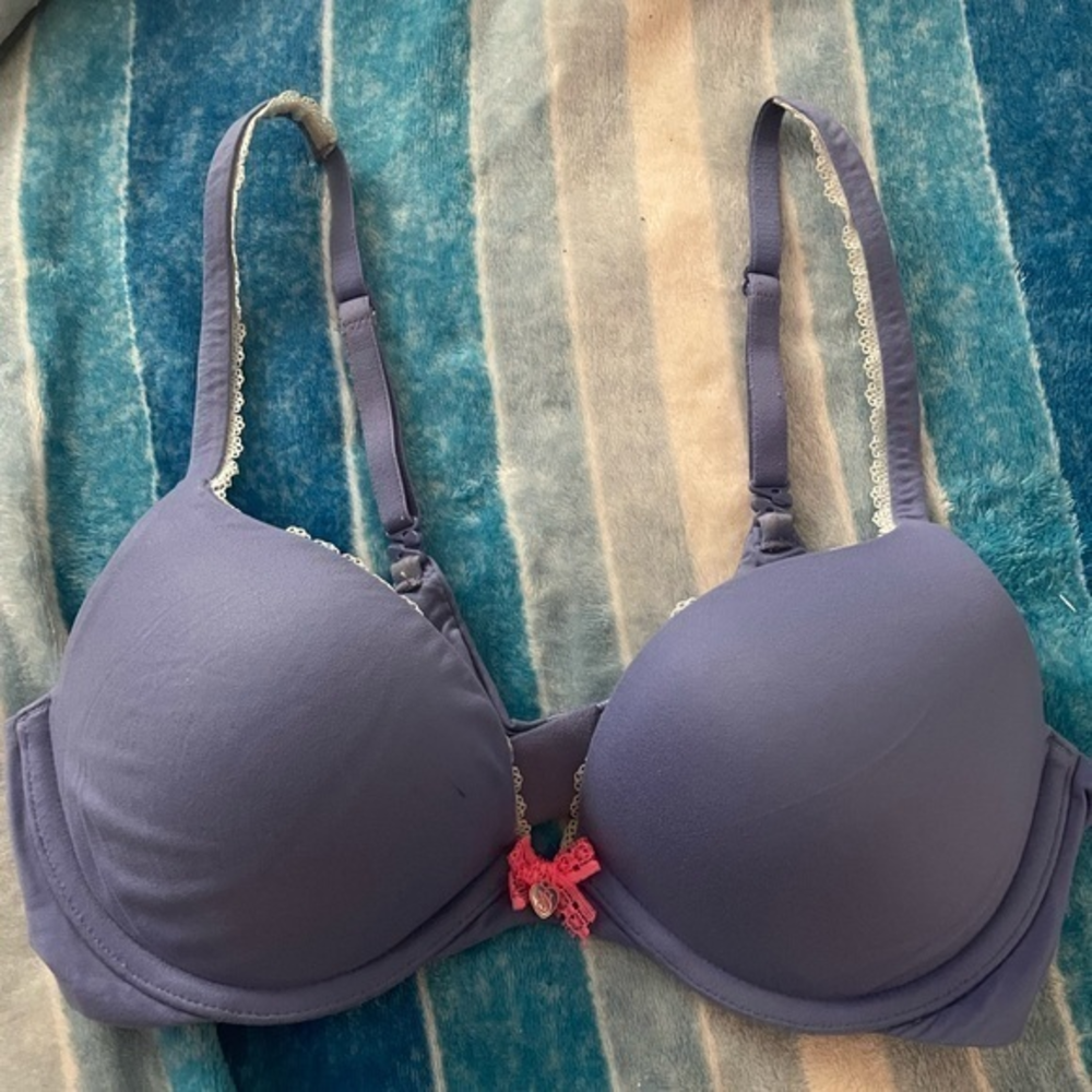 Victoria secret bra sz 34B